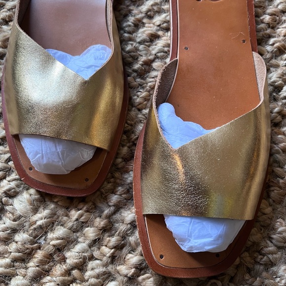 Sevilla Smith The Krysia sandal in Gold - Picture 3 of 8